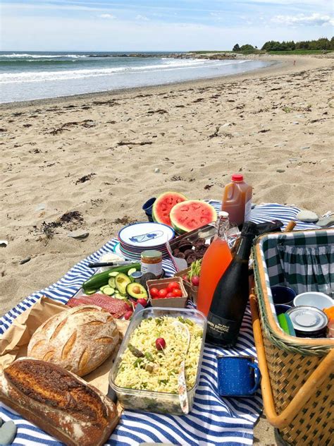 best beach picnic baskets.